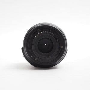 Nikon AF-S DX 18-55mm f/3.5-5.6G VR - foto 1
