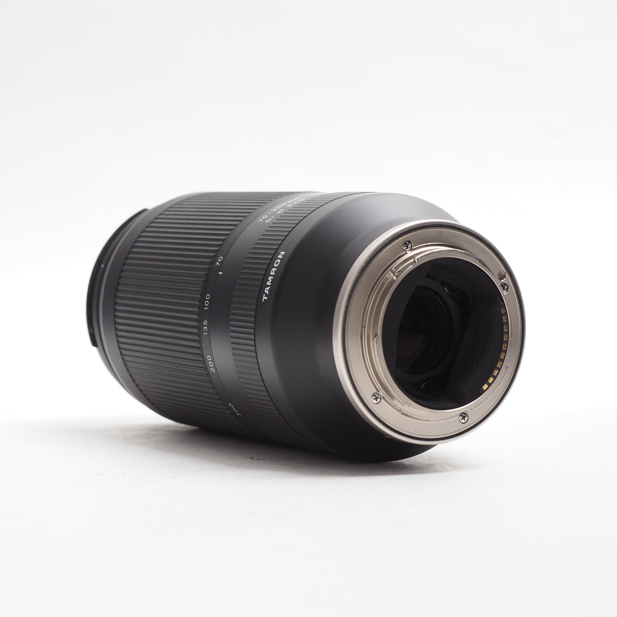 Tamron 70-300mm f/4.5-6.3 Di III RXD Sony E usato