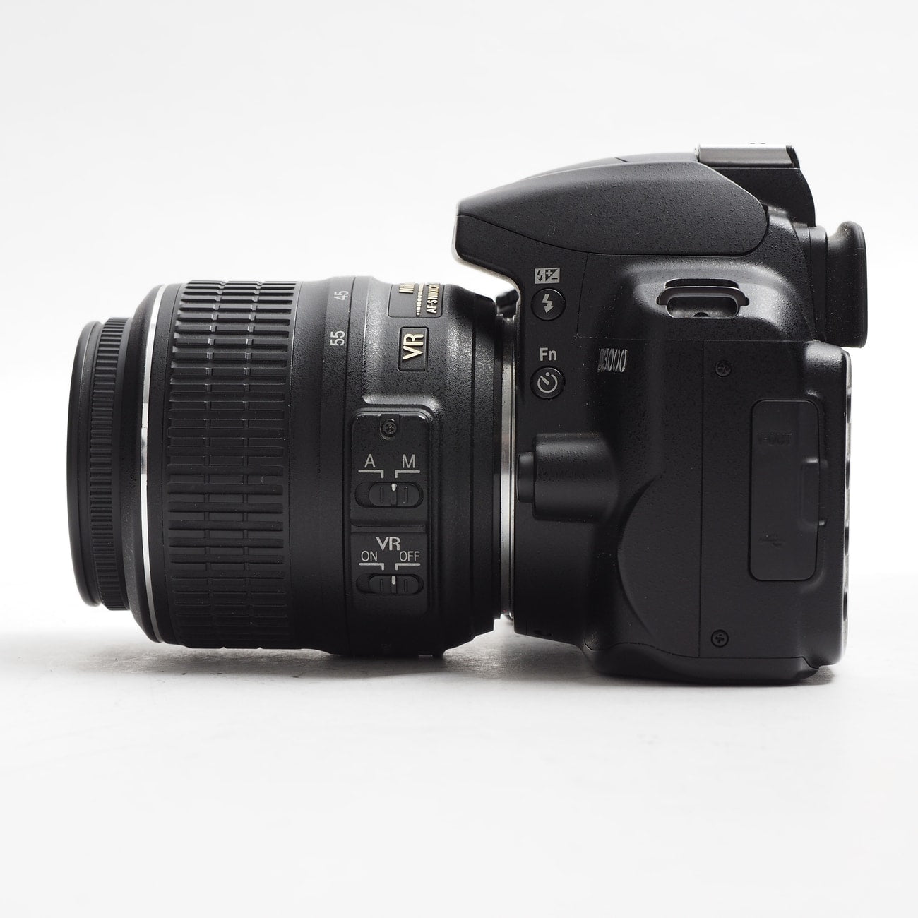 Nikon D3000 + 18-55mm f/3.5-5.6G VR - foto 5