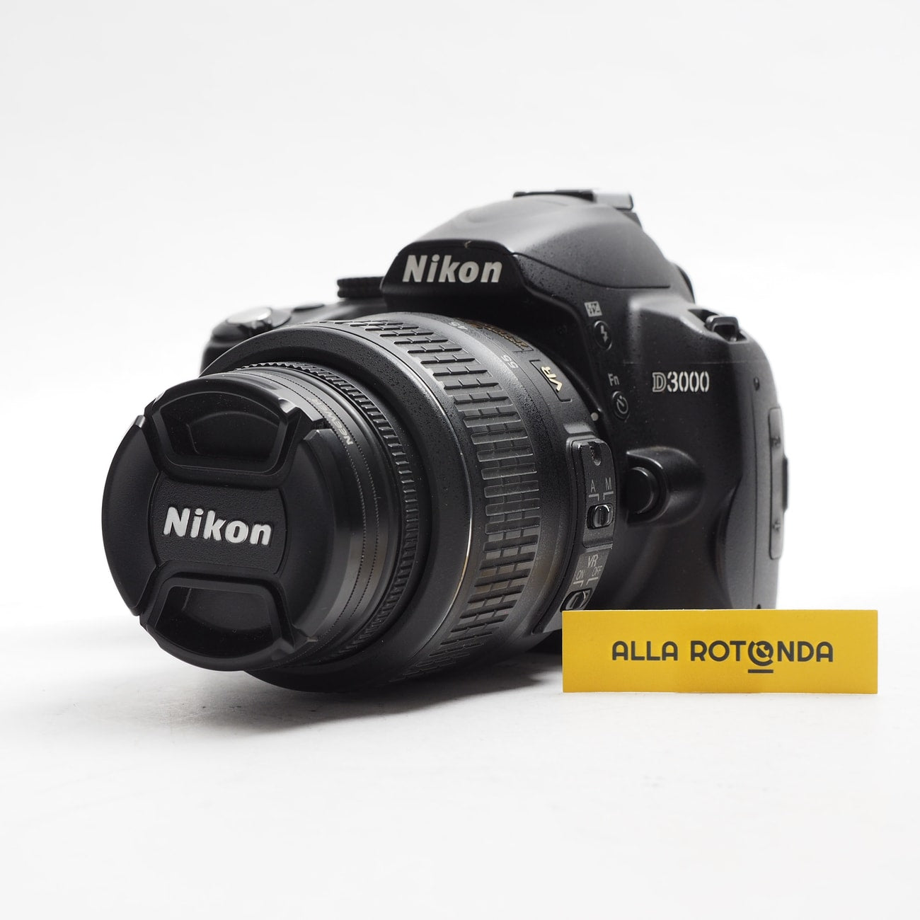 Nikon D3000 + 18-55mm f/3.5-5.6G VR - foto 1