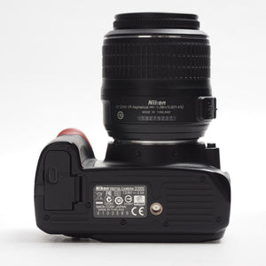 Nikon D3000 + 18-55mm f/3.5-5.6G VR - foto 4