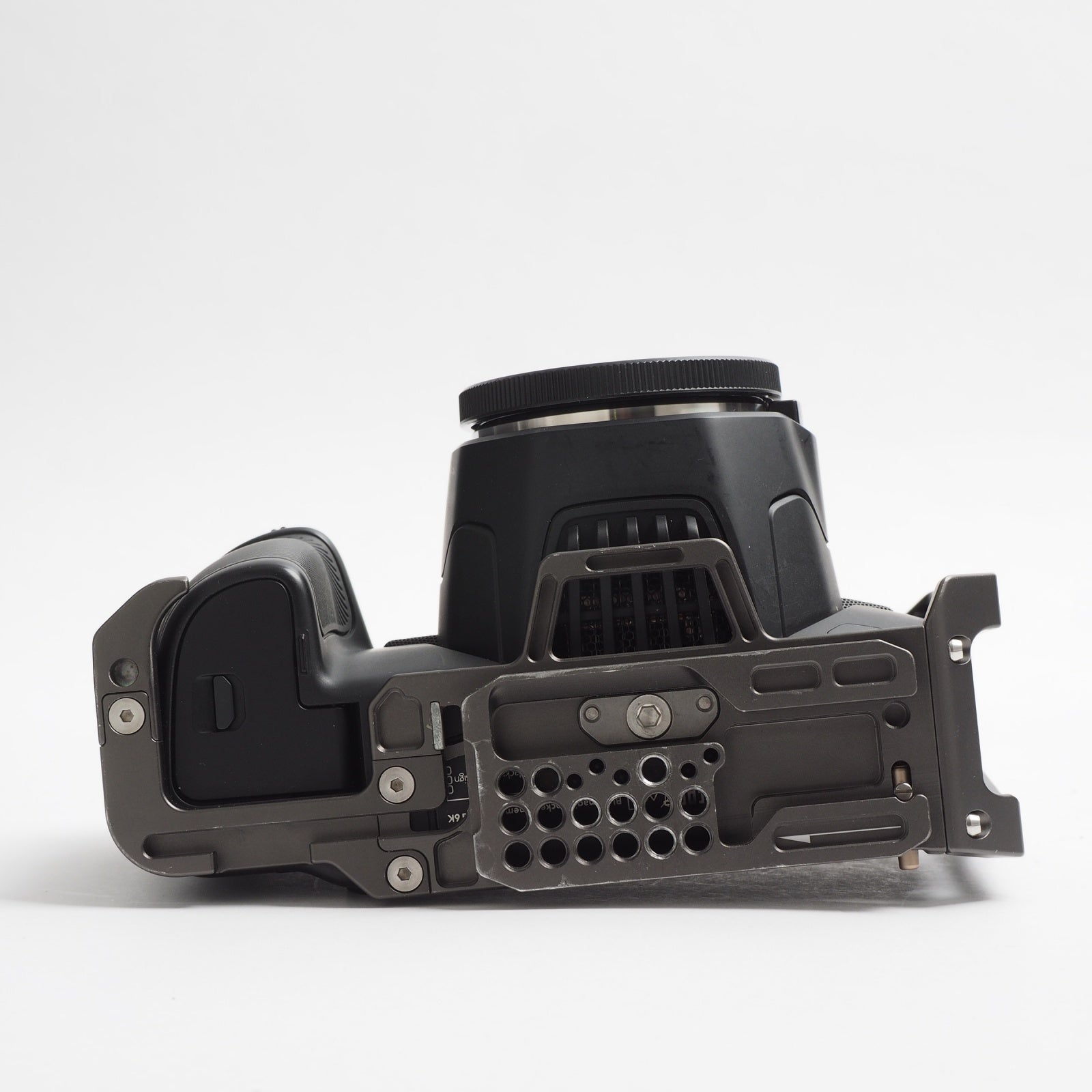 Blackmagic Pocket Cinema Camera 6K EF + Cage Tilta USATO