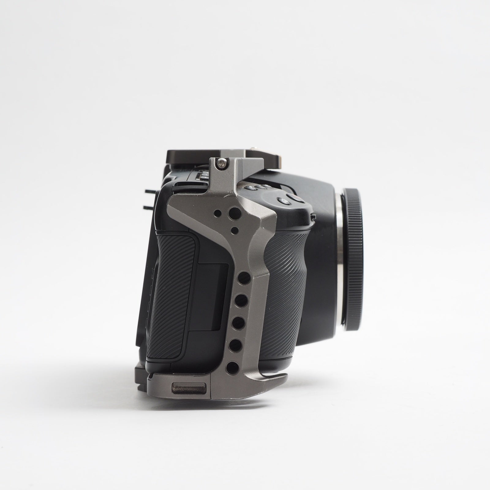 Blackmagic Pocket Cinema Camera 6K EF + Cage Tilta USATO