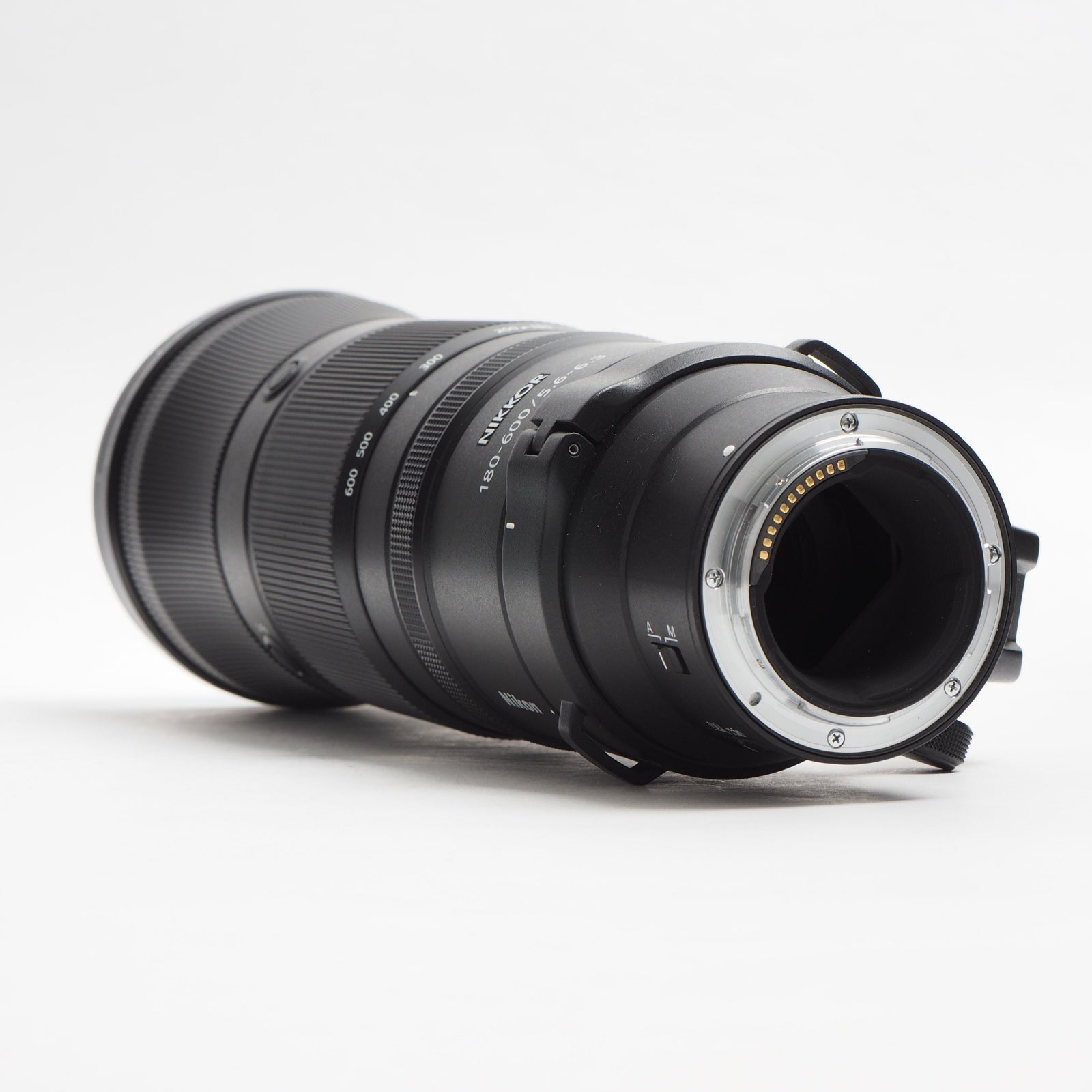 Nikon 180-600mm Z VR f/5,6-6,3 USATO