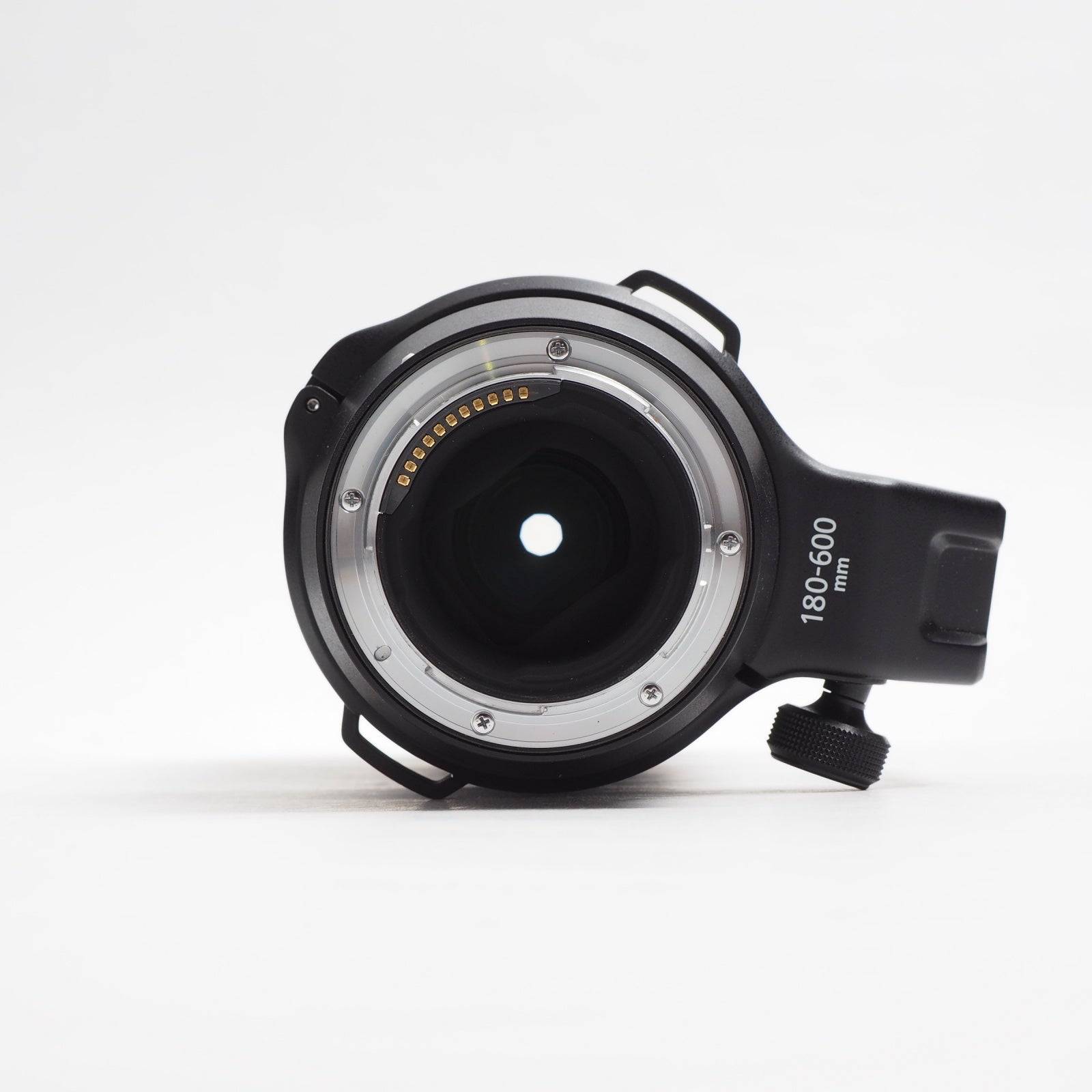 Nikon 180-600mm Z VR f/5,6-6,3 USATO