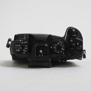 OLYMPUS OM-D EM-1 + HDL7 USATO