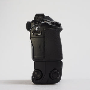 OLYMPUS OM-D EM-1 + HDL7 USATO