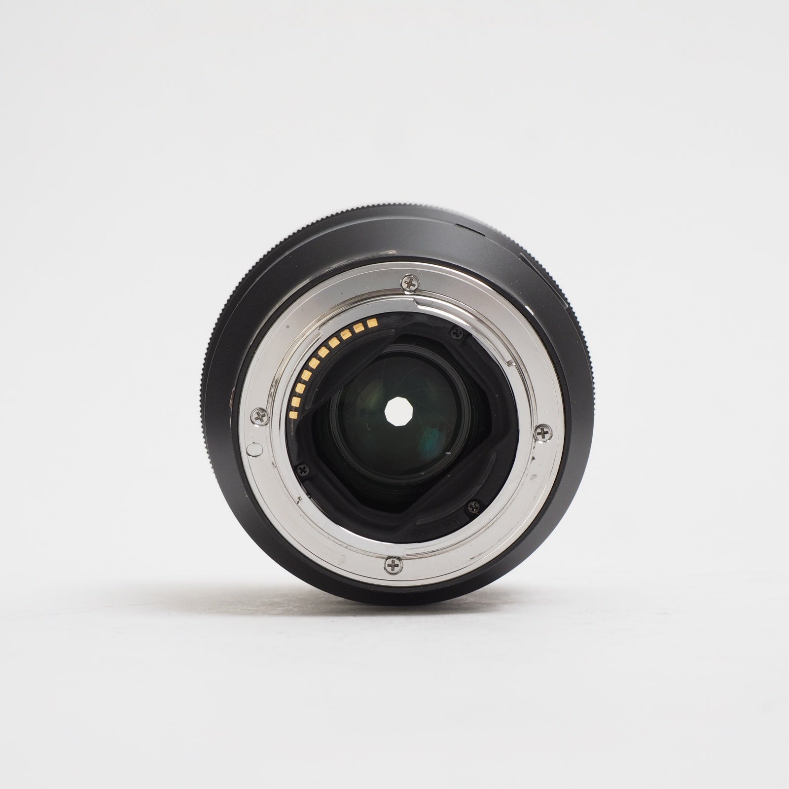 Sony FE 85mm f/1.8 USATO